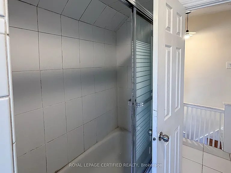 148 Belgravia Ave — Photo 7