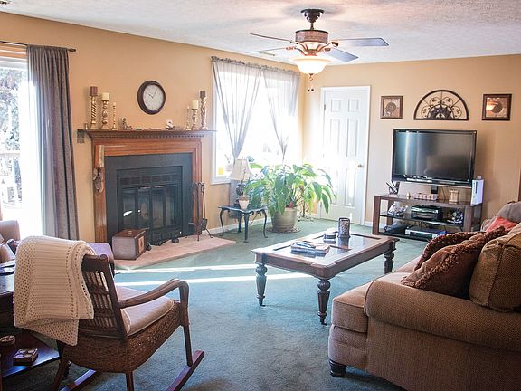 3rd image of 6654 Holly Springs Dr