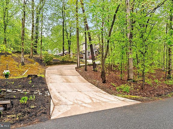 4th image of 621 Hanover Dr