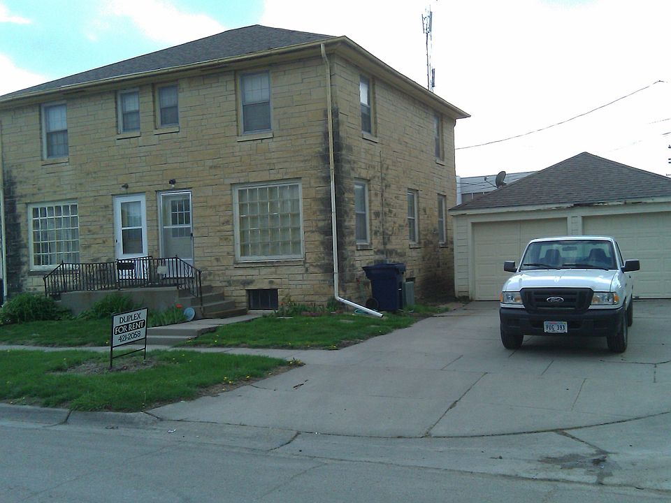 1st image of 109 N 32nd St #1
