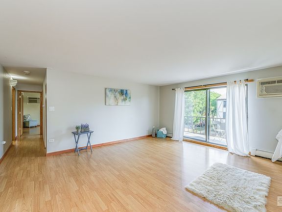 Great natural light in the unit.