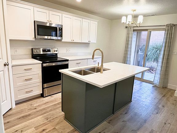 3rd image of 3155 S Hidden Valley Dr Unit 109