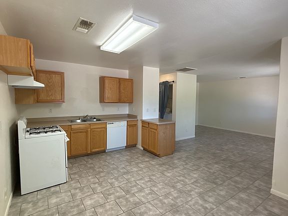 4th image of 73871 Southslope Dr #B