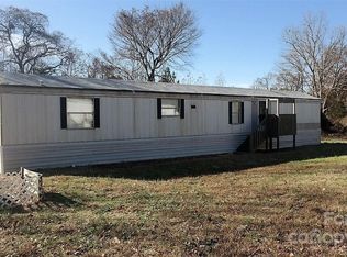 2037 Softwind Ln, Lincolnton, NC 28092