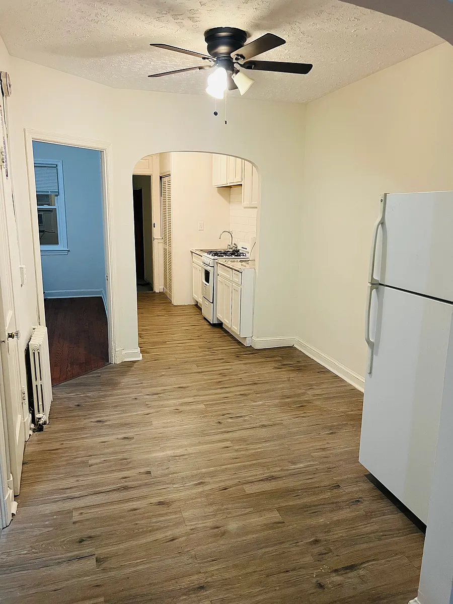 Building Photo - 1309 Adams St NE #2