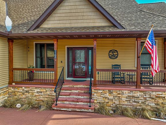 3rd image of 1100 Juniper Way