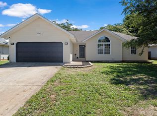 1614 S Burks Ave, Springfield, MO 65807