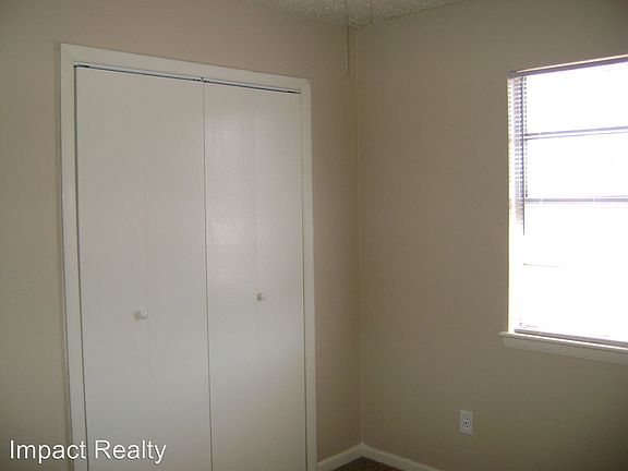5th image of 1473 Yorktown Dr