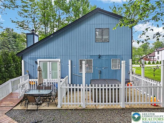 3rd image of 3335 Woodland Dr