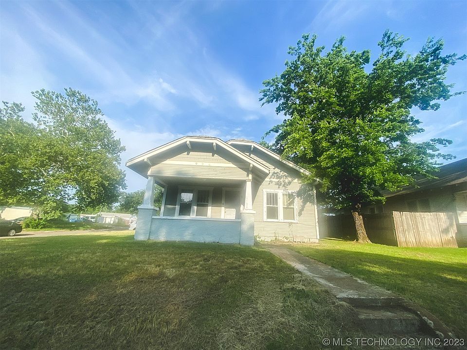 1st image of 924 N 2nd Ave