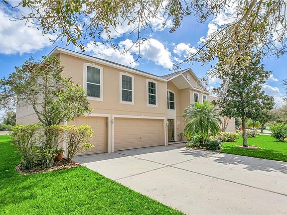 2nd image of 2919 Holly Berry Ct