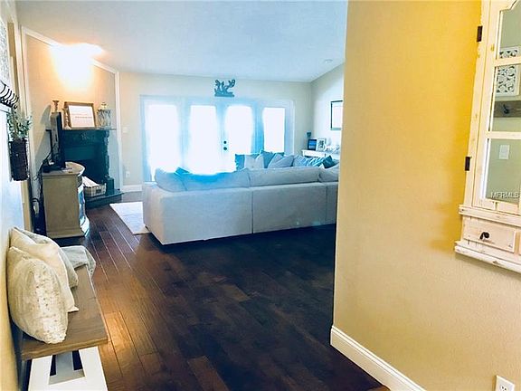 3rd image of 1642 Augusta Way