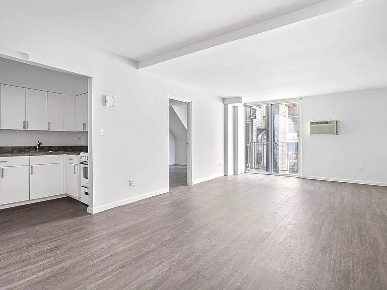 88 Fulton St #616 — Photo 4