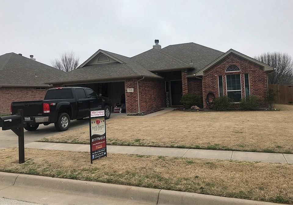 1st image of 711 Hill Ln