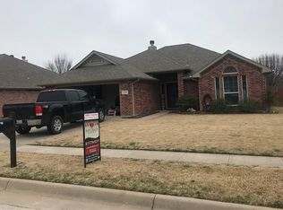 711 Hill Ln, Cleburne, TX 76033