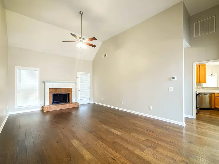 116 Freeman Forest Dr — Photo 4