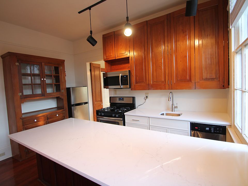 1st image of 1047 Peniston St