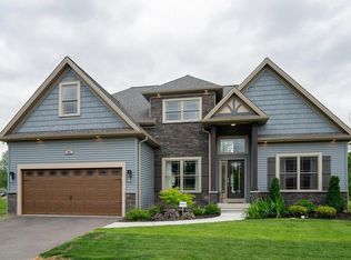 99 Avalon Meadows Ln, East Amherst, NY 14051
