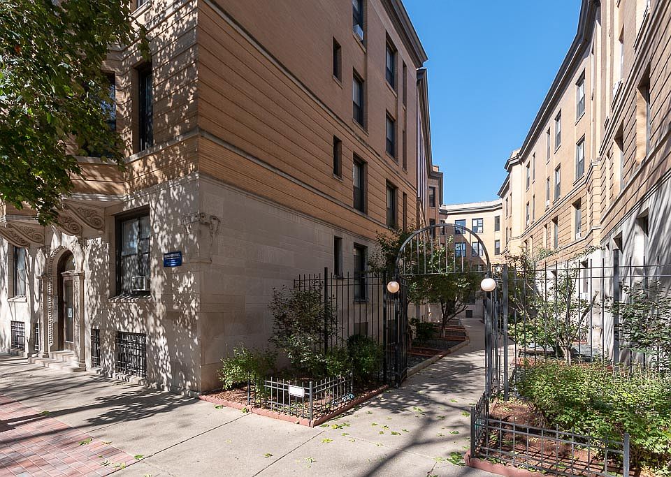 1st image of 438 W Belden Ave APT 23