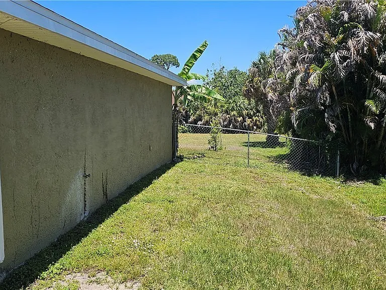 815 Porter St E — Photo 21