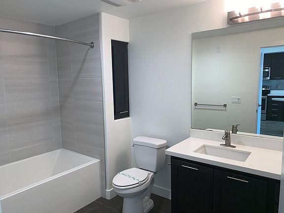 2nd image of 452 10th Ave #602