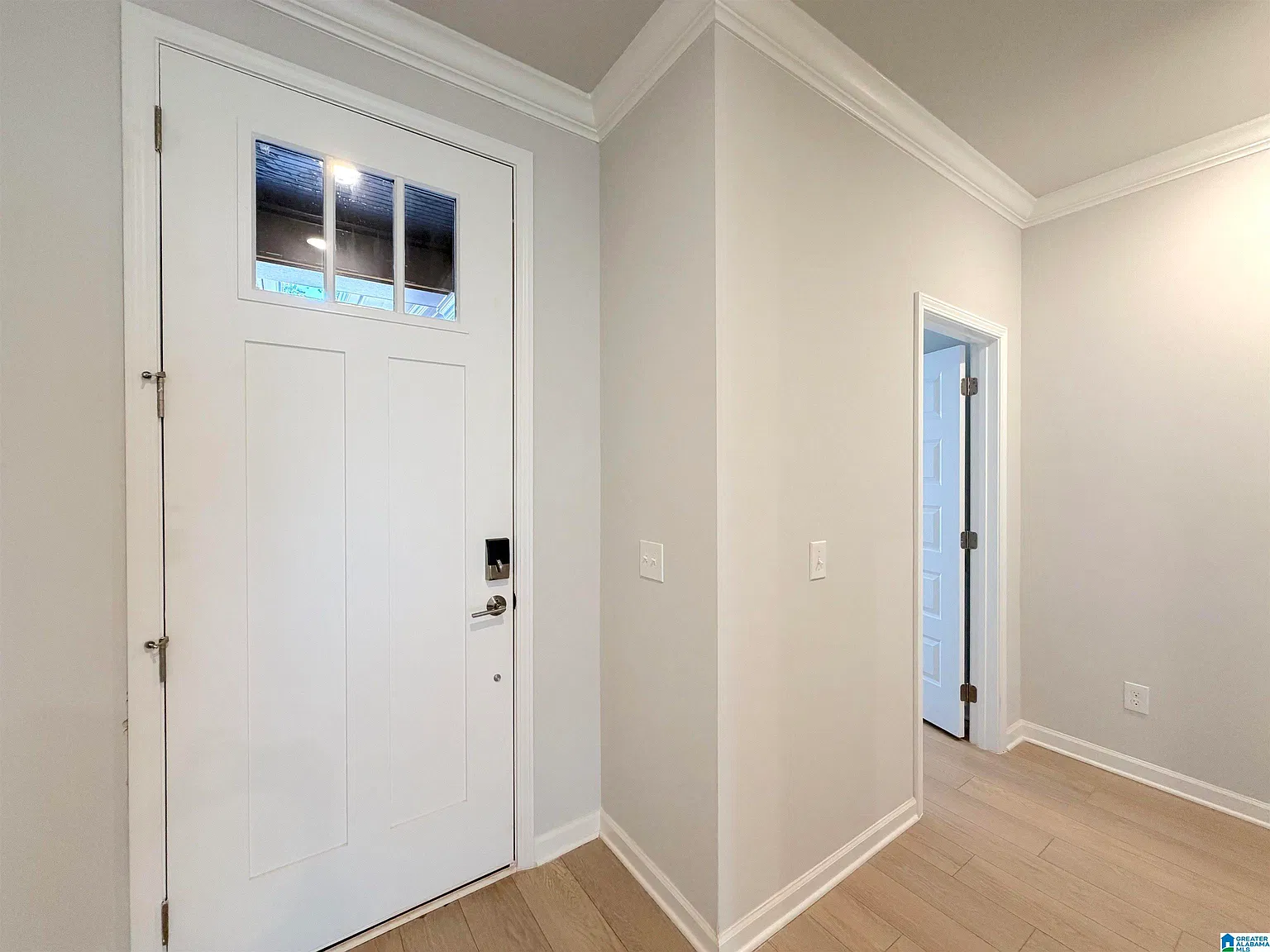 4 bed, 3.0 bath, 1942 sqft, $2,325 — Photo 3