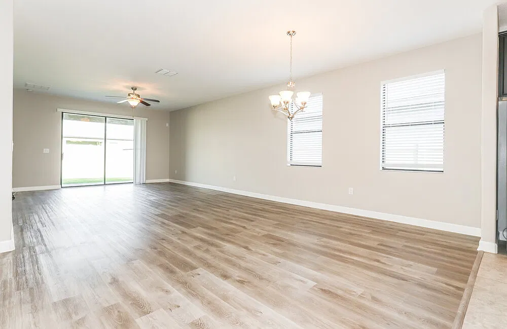 3 bed, 2.0 bath, 1979 sqft, $2,305 — Photo 4