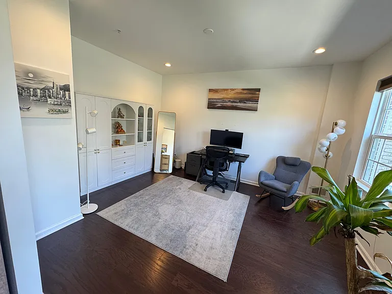 5 Truman Dr — Photo 4