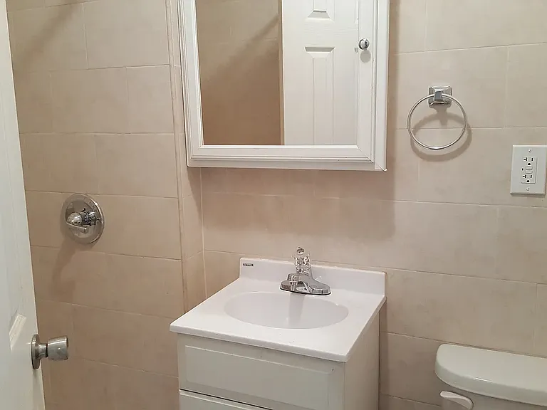 1499 E 15th St #3 — Photo 7