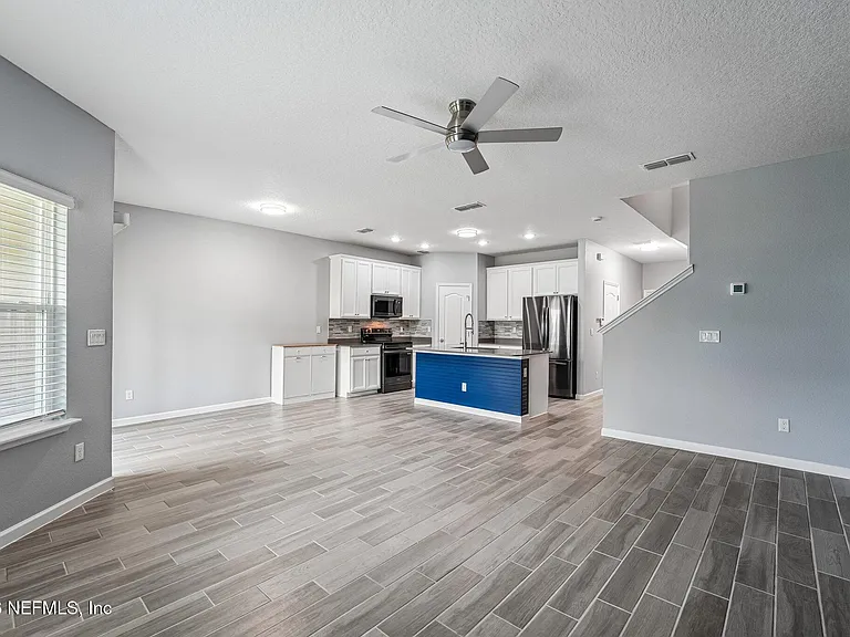 120 Appleton Ct — Photo 10