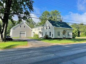 15 N Raymond Rd, Gray, ME