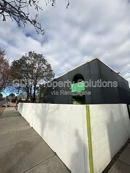 Building Photo - Plaza Del Sol