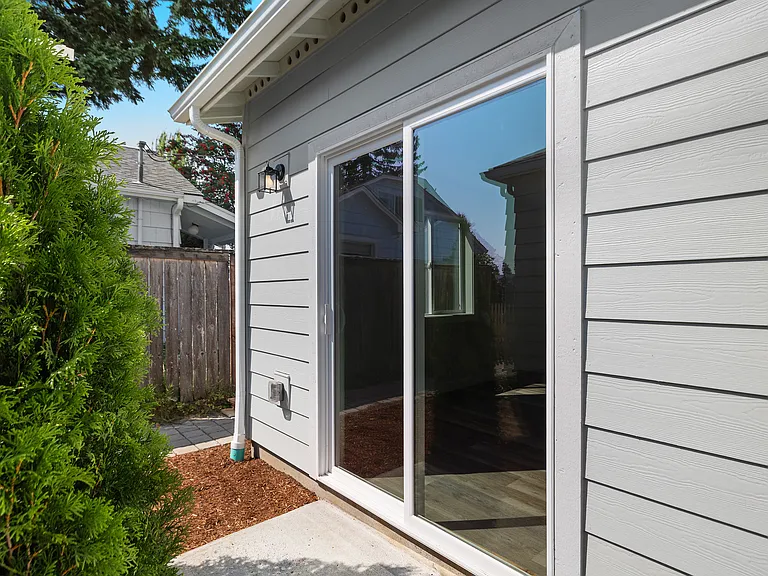 223 SE Thomas St #1 — Photo 16