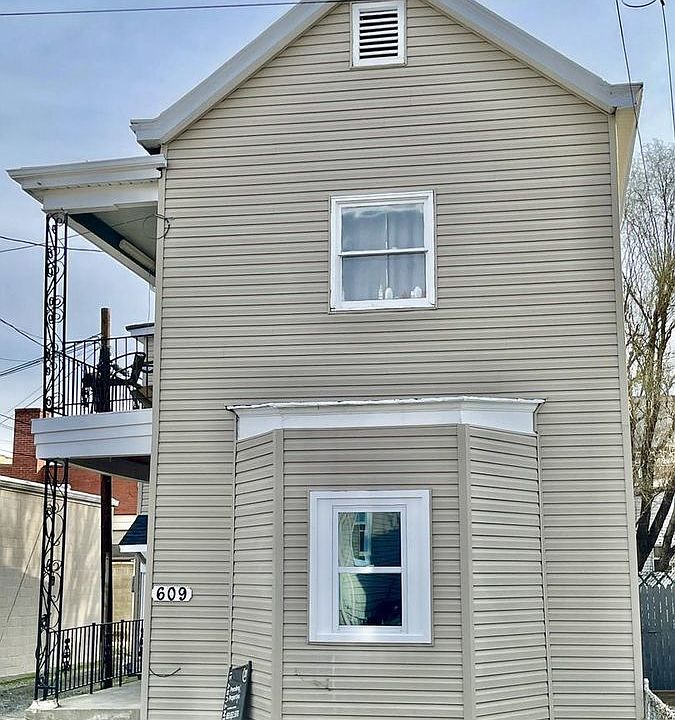 1st image of 609 McKinney Ave Unit 1