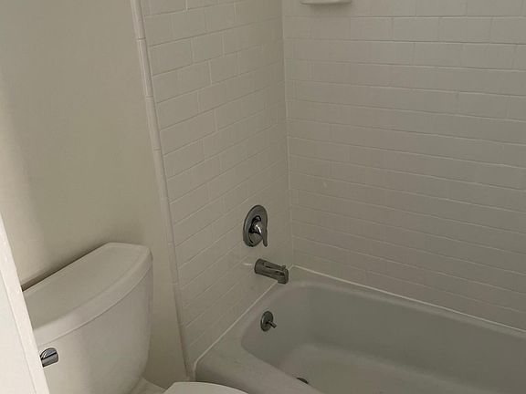 4th image of 500 Evergreen St Unit 301