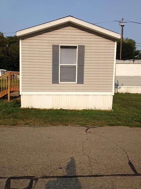 2nd image of 2423 Dick St Lot 19