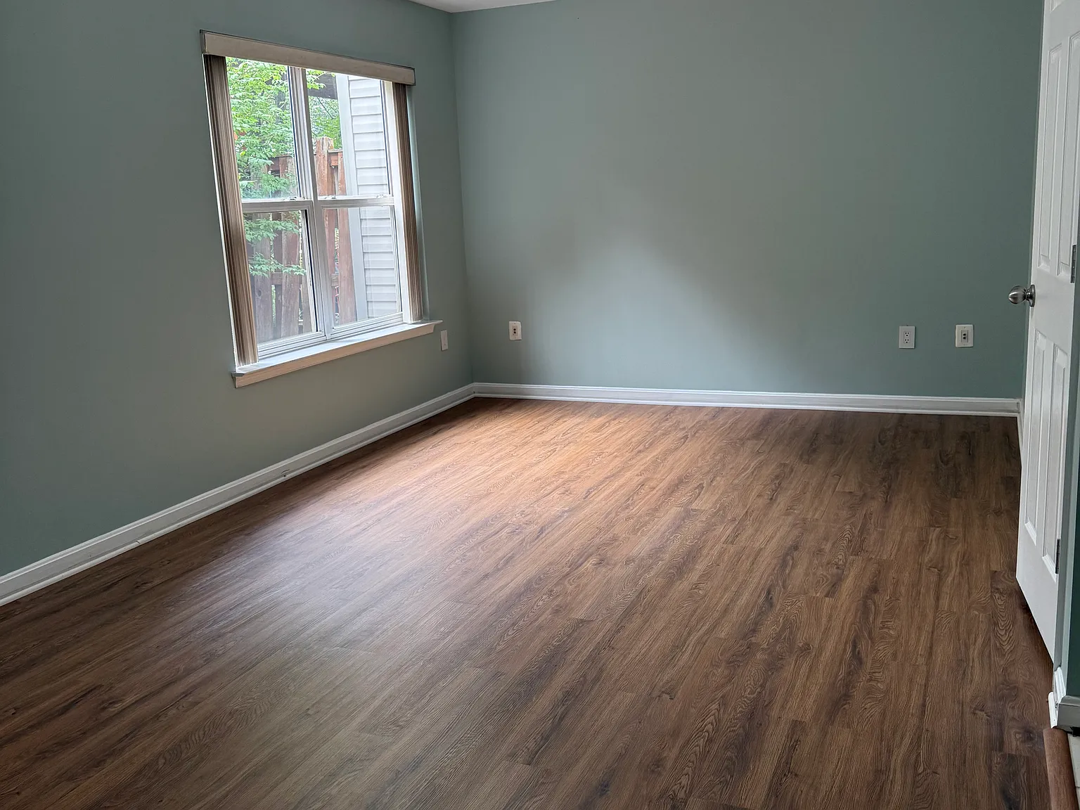 3 bed, 1684 sqft, $3,300 — Photo 2