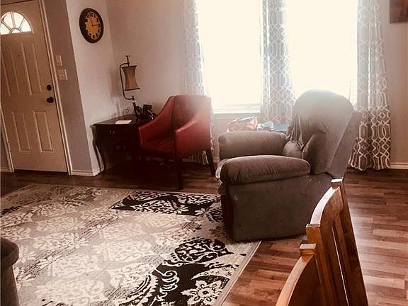 3rd image of 1457 Hubert Dr