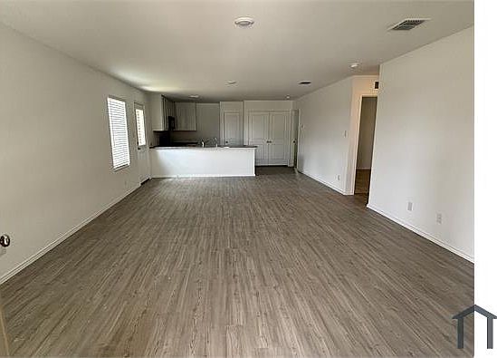 3rd image of 1960 Aves Glen Ln