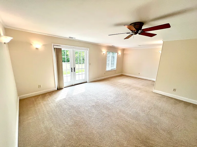 9140 Honeysuckle Dr — Photo 11