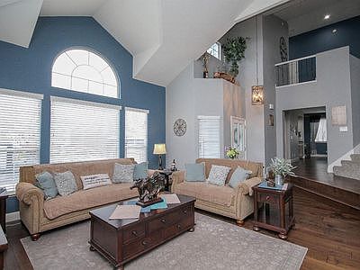 3rd image of 2025 Hillridge Dr