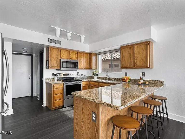 1676 W Stanford Ave — Photo 10