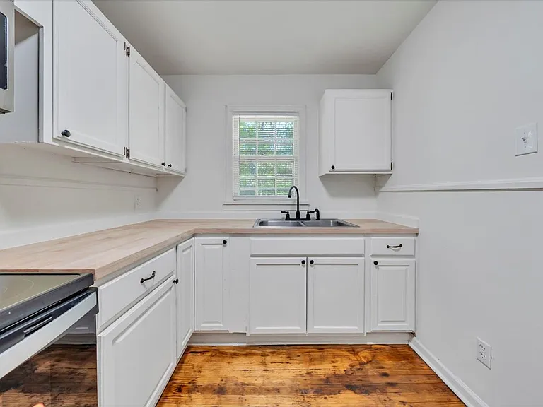 1060 Hunt Ave NW — Photo 16