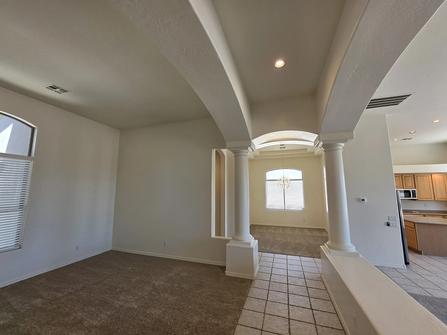 4 bed, 3.5 bath, 2766 sqft, $2,695 — Photo 4