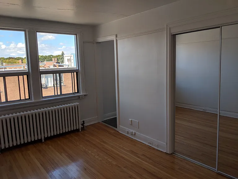 172 Vaughan Rd — Photo 9
