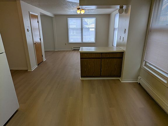 2nd image of 1526 Hughitt Ave #1/2