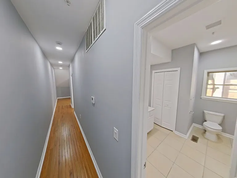 1831 W Diamond St — Photo 17