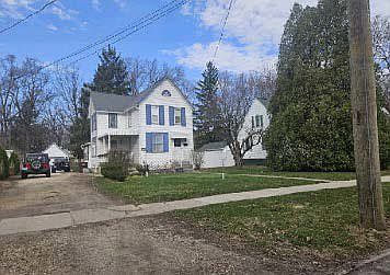 1st image of 831 Clay St