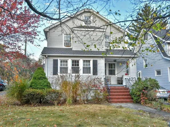 423 Sagamore Ave, Teaneck, NJ 07666