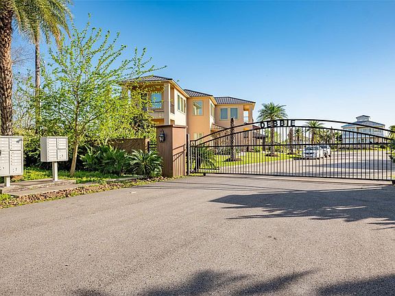 4th image of 294 Debbie Ln